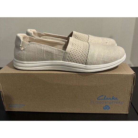 Clarks Shoes - NIB Clarks Cloudsteppers Womens Breeze Vibe Natural Interest size 11 M